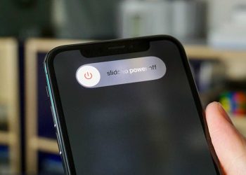 Nên hay không việc sạc pin iPhone khi tắt nguồn?