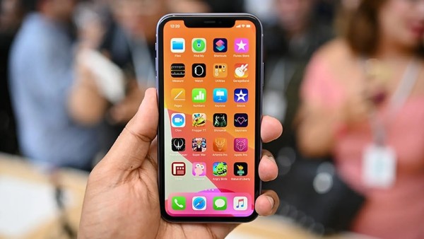 iPhone 11 có khả năng chống nước và bụi chuẩn IP68