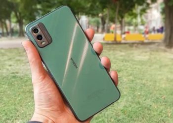 Nokia C32 có gì mới: Thiết kế, camera, pin hay màn hình?