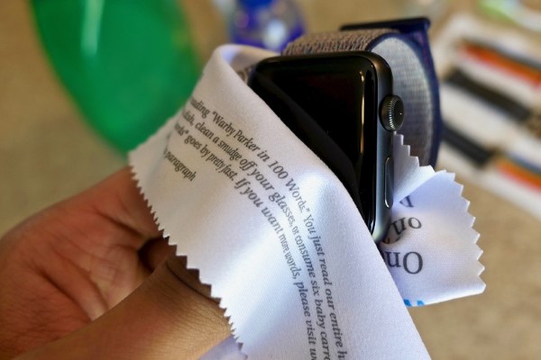 Có nên dán màn hình Apple Watch không?