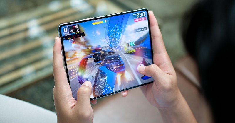 Không những đa nhiệm công việc tốt, mà chiến game trên Galaxy Z Fold5 cũng rất cừ