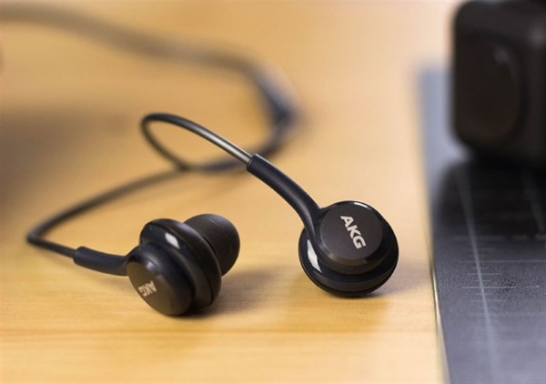 Cách kết nối tai nghe có dây với điện thoại