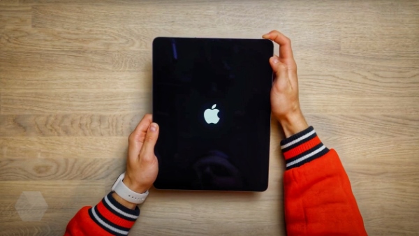 Cách khởi động lại iPad