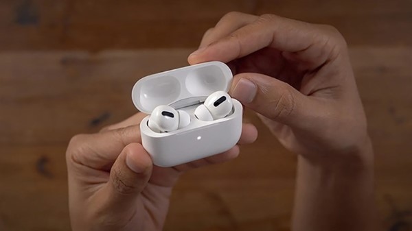 reset tai nghe Airpods