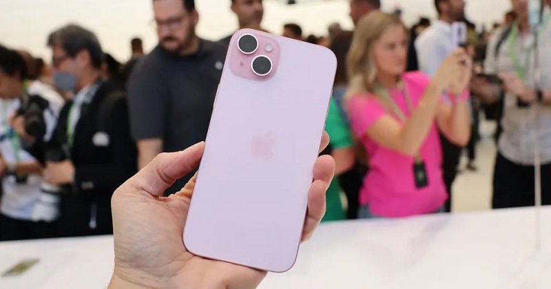 iPhone 15 màu hồng hấp dẫn cỡ nào “hớp hồn” phái đẹp?