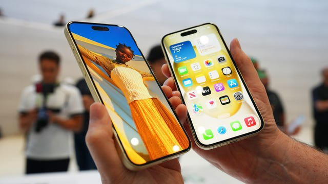 Cận cảnh hình ảnh trên tay iPhone 15 màu Vàng