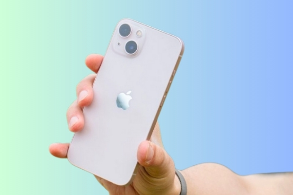 iPhone 13 giá tốt, cảm biến lớn.
