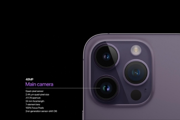 iPhone 14 Pro Max với cụm ba mắt