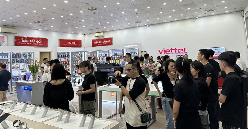 Viettel Store chính thức trả hàng và mở bán iPhone 15 series VN/A trên toàn quốc