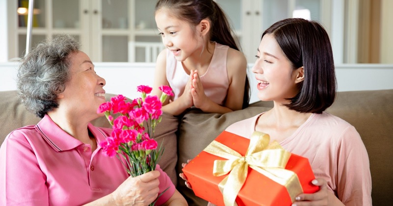 TOP 3 điện thoại cho mẹ nhân dịp 20/10 vừa thiết thực, vừa ý nghĩa mà bạn không nên bỏ qua