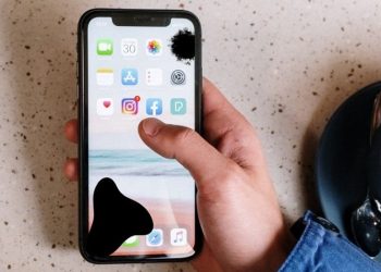 Dấu hiệu, nguyên nhân và cách khắc phục iPhone bị đen góc màn hình