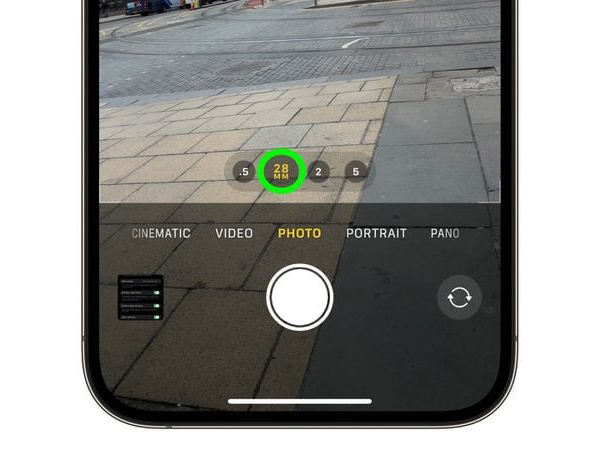 Nhấn vào vòng tròn biểu tượng 1x để thay đổi độ dài tiêu cự