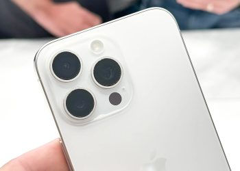 Cách điều chỉnh tiêu cự camera trên iPhone 15 Pro và Pro Max