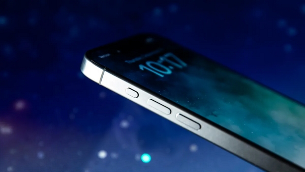 Khung viền titan làm toát lên vẻ sang trọng, đẳng cấp cho iPhone 15 Pro Max Trắng