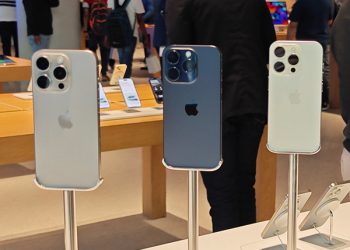 Thời gian giao hàng của iPhone 15 Pro Max tại Mỹ được giảm đáng kể