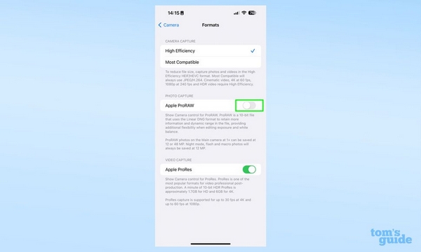 vào mục Formats và gạt nút Apple ProRAW ở bên phải giao diện
