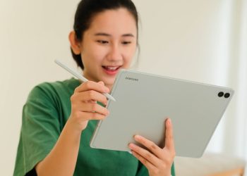 “Cháy bùng” sức sáng tạo mọi lúc, không lo “cháy túi” với Galaxy Tab S9 FE+