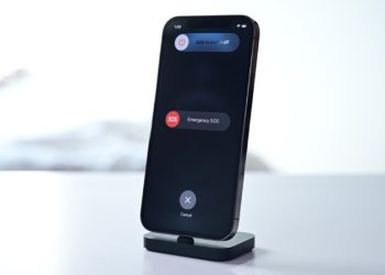 Nguyên nhân và cách khắc phục lỗi iPhone bị nóng máy khi không sử dụng