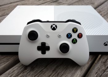 Cách kết nối tay cầm Xbox One S với iPhone