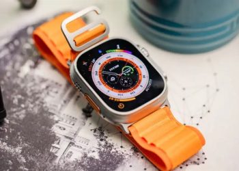 Tại sao nên lên đời Apple Watch Ultra 2: Màn hình sáng nhất?