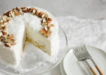 Hướng dẫn cách làm bánh mousse dừa tại nhà thơm ngon, béo ngậy