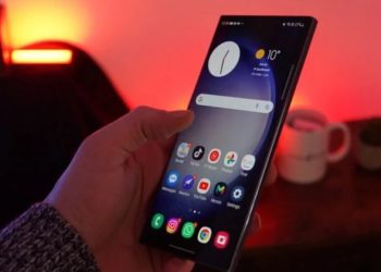 Độ sáng màn hình của Galaxy S24 Ultra có thể đạt tới 2600 nits, hiển thị rõ nét ở nhiều điều kiện ánh sáng