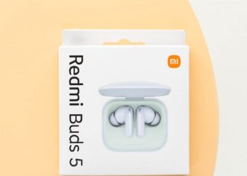 Trên tay chiếc tai nghe Redmi Buds 5: Thiết kế nhỏ gọn với nhiều tính năng độc đáo
