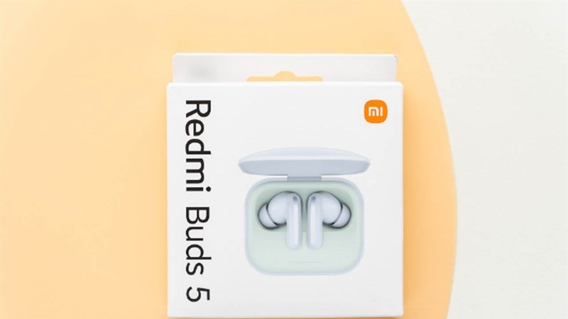 Trên tay chiếc tai nghe Redmi Buds 5: Thiết kế nhỏ gọn với nhiều tính năng độc đáo
