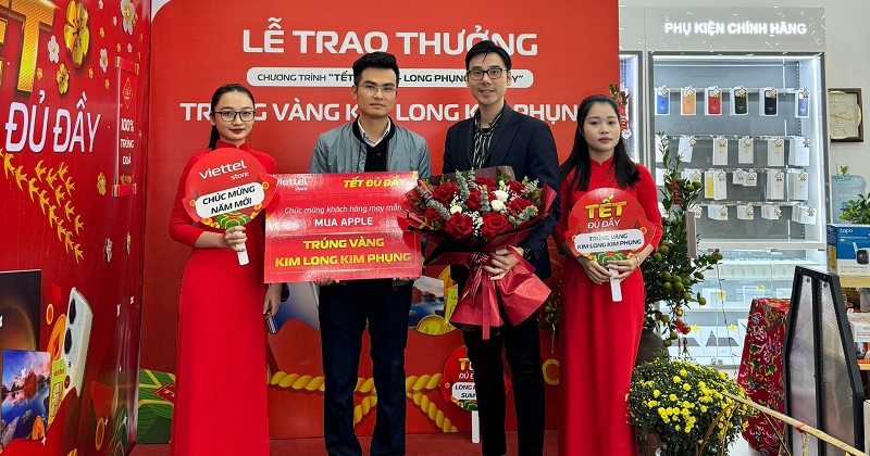 Viettel Store trao thưởng cho khách hàng trúng Vàng Kim Long, Kim Phụng