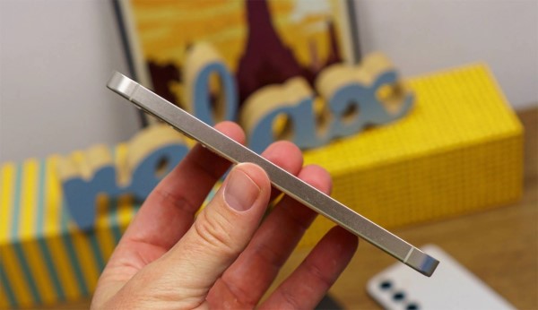 Khung viền Armor Aluminum.