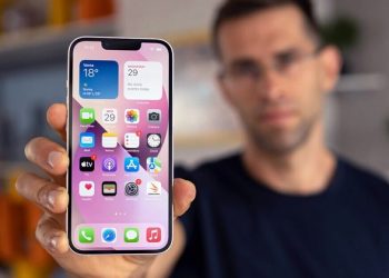 iPhone bị thay màn hình có sao không?