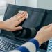 Màn hình laptop bị ẩm do đâu? Cách khắc phục thế nào?