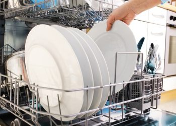 có nên mua máy rửa bát