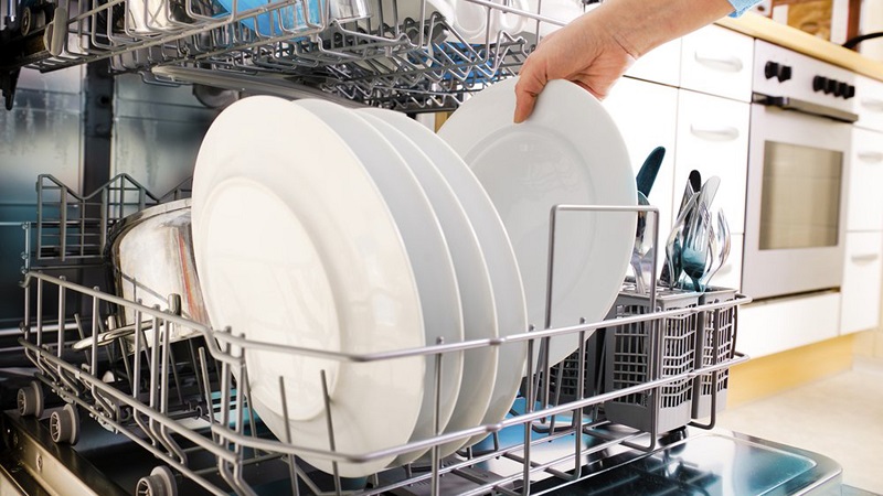 có nên mua máy rửa bát
