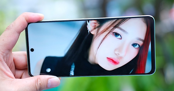 A group of cell phones

Description automatically generated