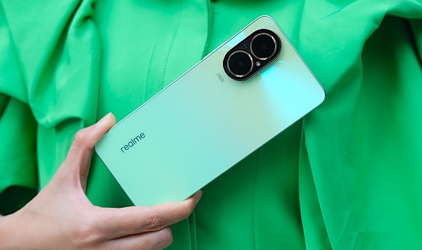 A cell phone on the grass

Description automatically generated