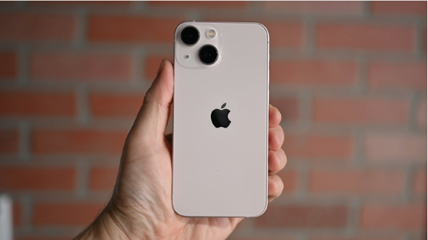 iPhone 13 Mini có kích thước 5.4 inch và trọng lượng 141g