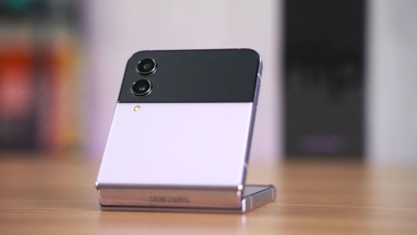 Samsung Galaxy Z Flip4 5G