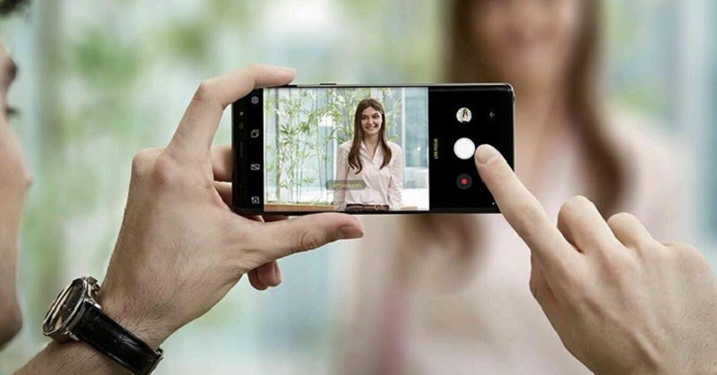 Nguyên nhân và cách khắc phục lỗi chụp cam thường iPhone bị lệch mặt