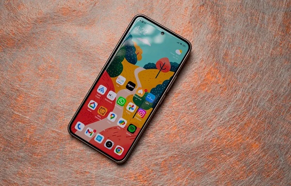 A cellphone on a table

Description automatically generated