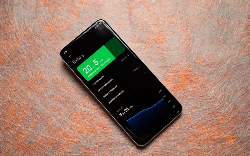 A camera with a circular lens

Description automatically generated