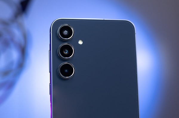 A close up of a cell phone

Description automatically generated