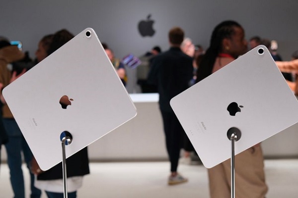 A close-up of a tablet
Description automatically generated