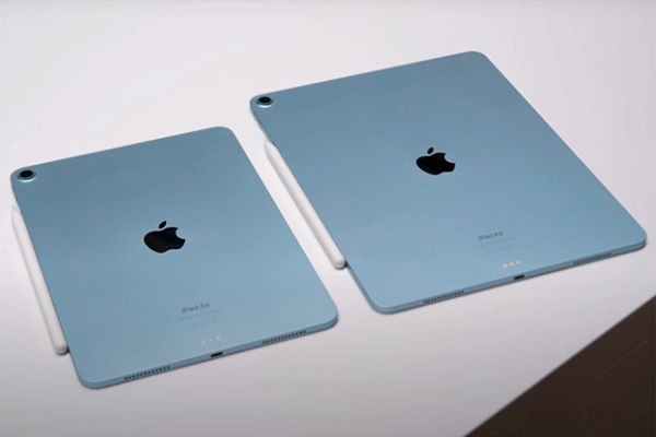 A couple of blue ipads
Description automatically generated