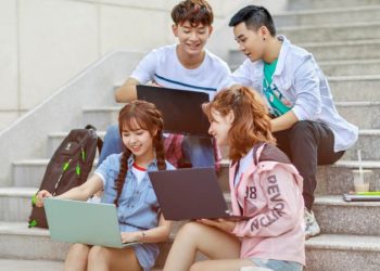 Laptop dành cho học sinh cấp 3