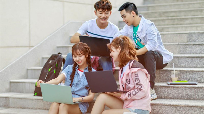 Laptop dành cho học sinh cấp 3