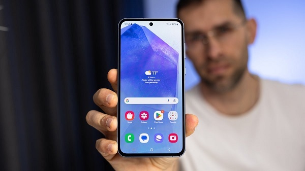 A cell phone on a table

Description automatically generated