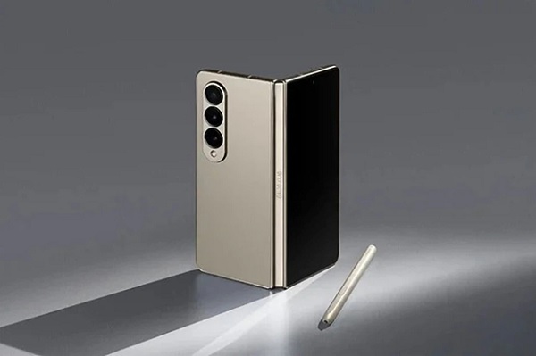 A cell phone with a stylus

Description automatically generated