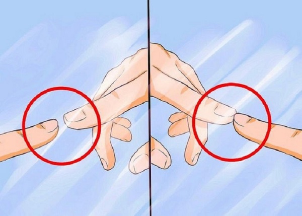 A comparison of a hand with a red circle

Description automatically generated