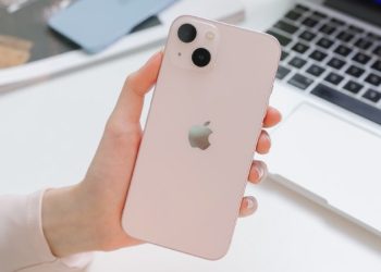 cách tắt nguồn iphone 13